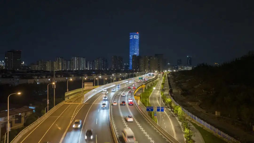 中国上海｜欧司朗Traxon上海南北高架桥路灯亮化工程璀璨夜色智慧照明！(图4)