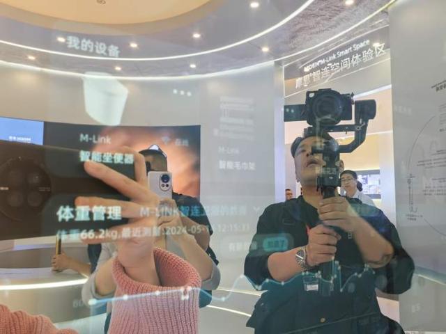 马桶能测体脂、淋浴能按摩、是厨房照明也是空调老房也能拥有智能厨卫？！旧物换新·家焕新④(图4)