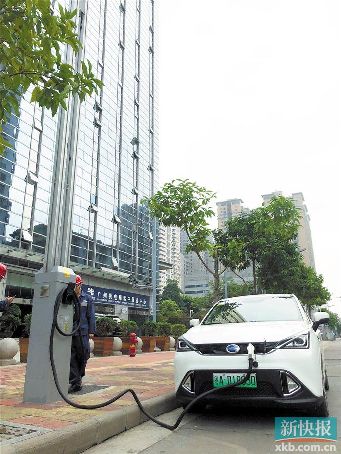 集十多种功能于一身智慧路灯助力广州智慧城市建设(图1)