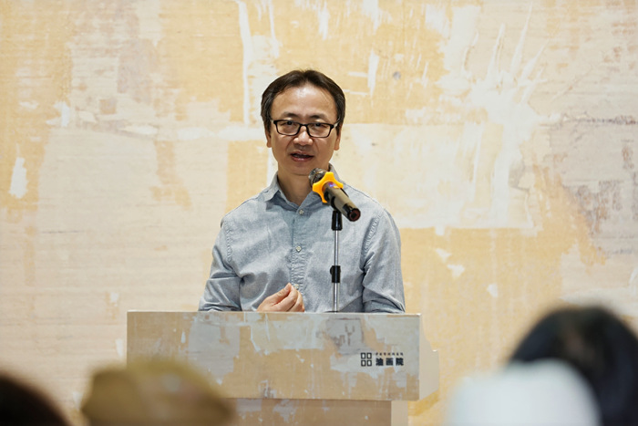 他把版画的“木板”发展为独立艺术呈现出充满精神性的“板象”(图2)