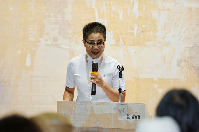 他把版画的“木板”发展为独立艺术呈现出充满精神性的“板象”(图3)