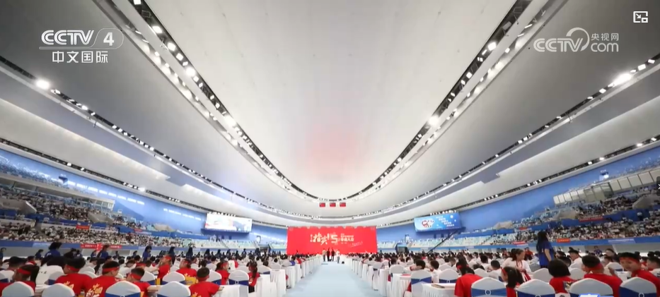 奥运场馆活化利用：“冰丝带”让更多人感受冰上速度(图6)