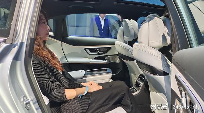 奔驰全新长轴距E级售449万起从此豪华更智能(图10)