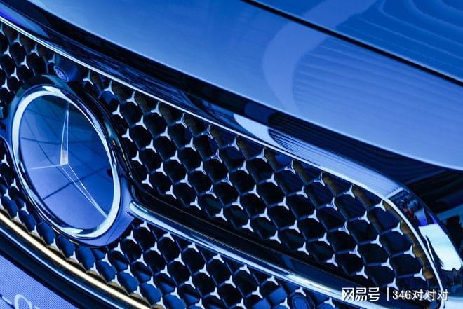 奔驰全新长轴距E级售449万起从此豪华更智能(图12)