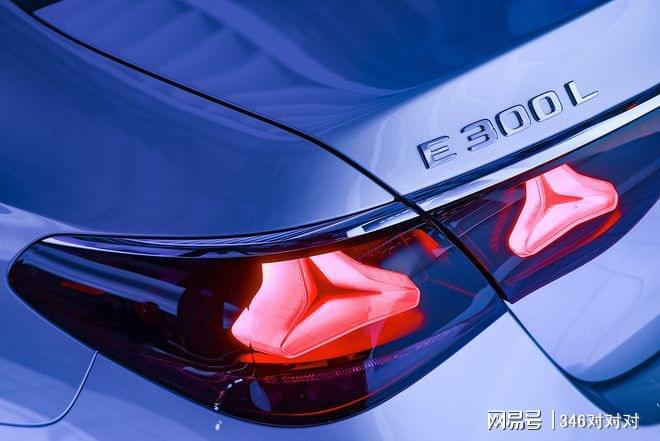 奔驰全新长轴距E级售449万起从此豪华更智能(图14)