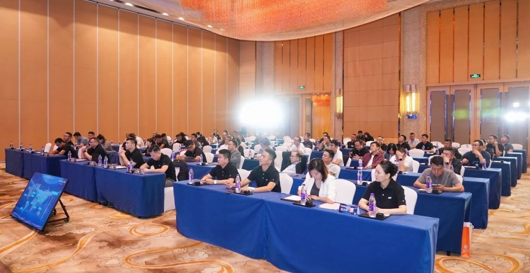 金秋九月美的工业照明进行全国巡回演讲活动(图2)