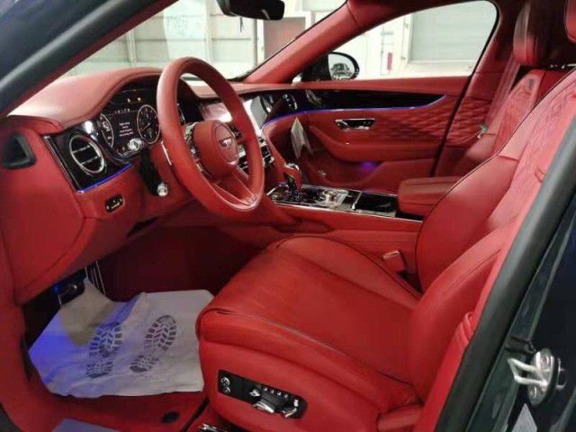 穆莱纳宾利飞驰轿车40V8最新款上市(图3)