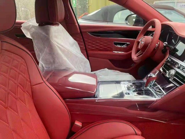 穆莱纳宾利飞驰轿车40V8最新款上市(图6)