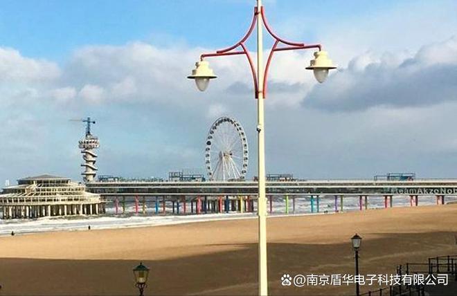 国外优秀街具赏析（二十二）智慧路灯经典案例分享来啦！(图2)
