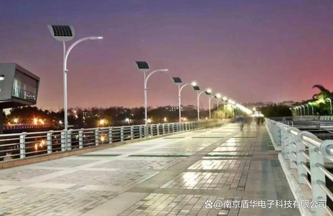 国外优秀街具赏析（二十二）智慧路灯经典案例分享来啦！(图1)