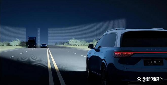 神奇问界M9“会拐弯的车灯”引爆智能驾驶新体验！(图1)