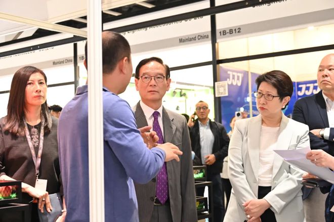 金流明AI照明2025香港春灯展大放异彩(图1)