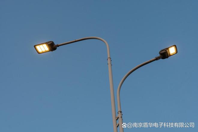 常熟：智慧路灯改造传统钠灯金卤灯清零节能40%以上(图3)