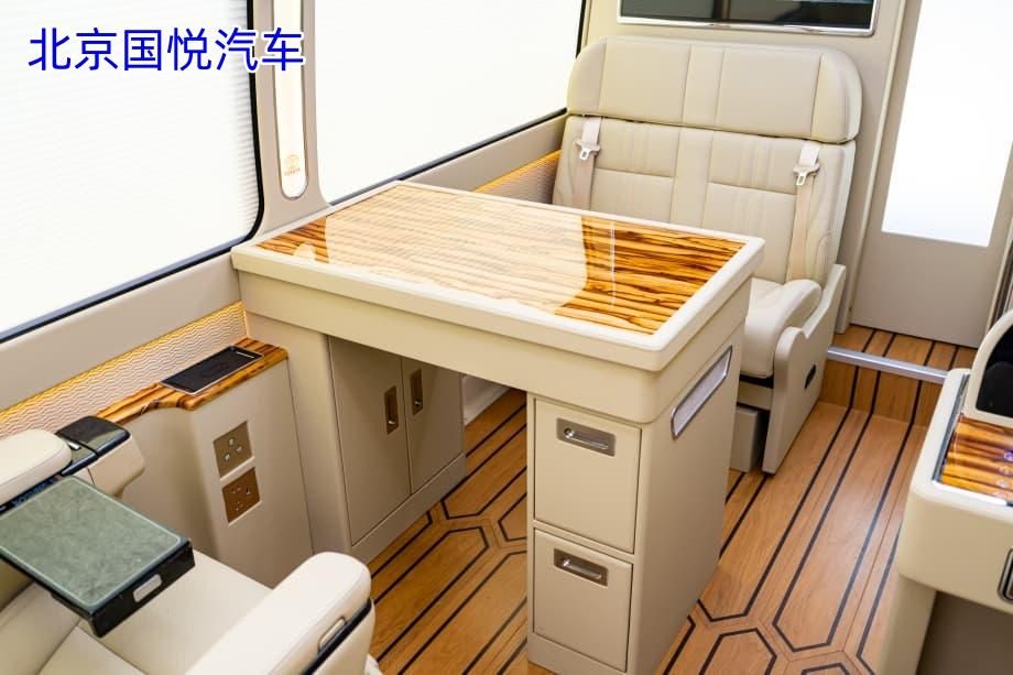 丰田考斯特10座带卫生间大型商务车北京落地多少钱(图3)