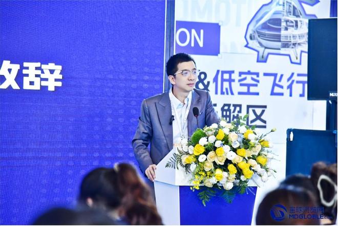 极氪科技集团副总裁朱凌博士：智慧灯幕如何赋能人车交互生态(图2)
