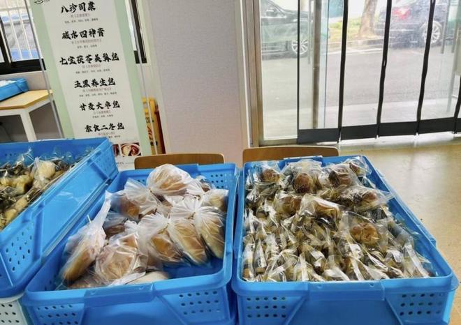 一天爆卖3000个！年轻人涌入医院买面包网友：比专家号还难抢(图4)