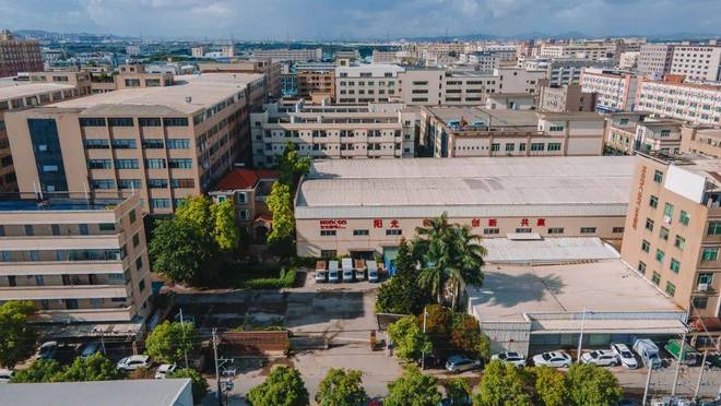 古镇灯饰传媒专访：宏光照明董事长黄亮竣亲述24年追光路！(图5)