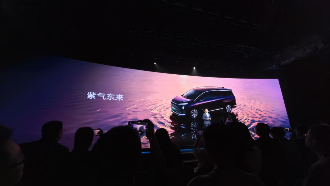 东方美学与智能科技全新融合全新GL8陆尊售价3399万元起(图2)