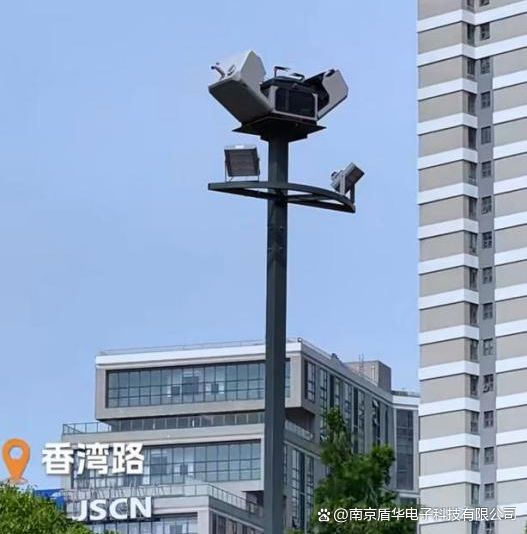 江阴智慧路灯“邂逅”无人机点亮城市照明管理新路径(图1)