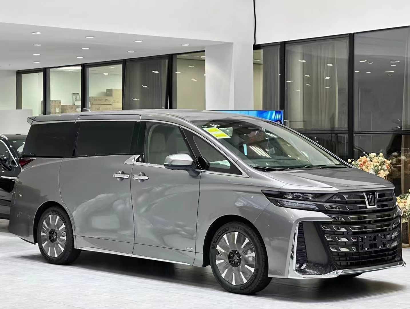 2024款丰田威尔法最新特价优惠全国中(图3)