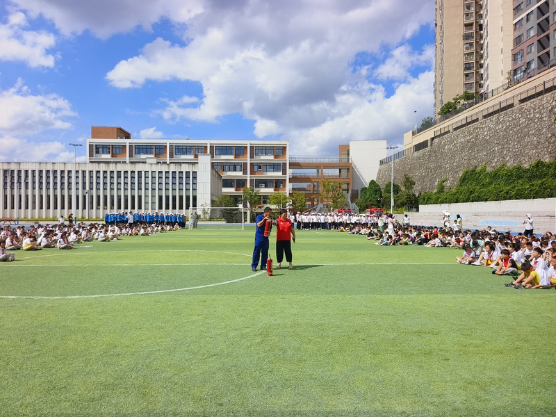 “火焰蓝”进校园安全“童”行护成长(图3)