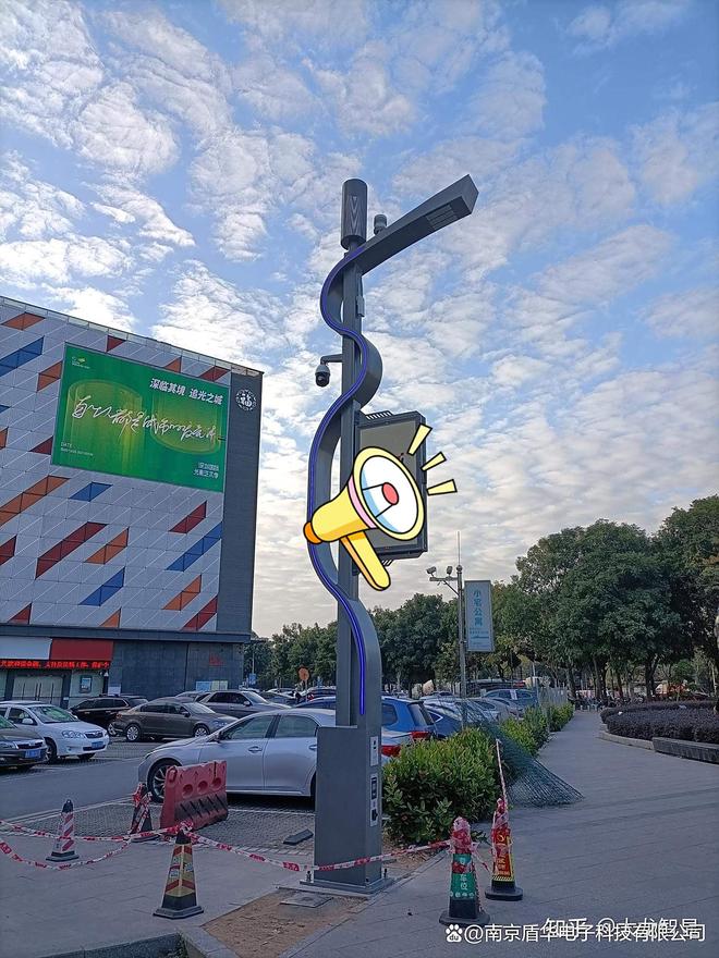LED智慧路灯杆屏:赋能地铁站点亮智慧出行新图景(图4)