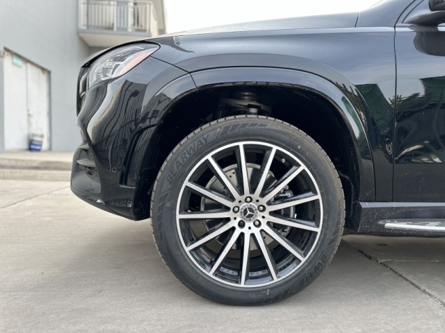 2025款奔驰GLS580美规现车配置齐全100余万起(图2)