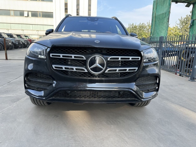 2025款奔驰GLS580美规现车配置齐全100余万起(图1)