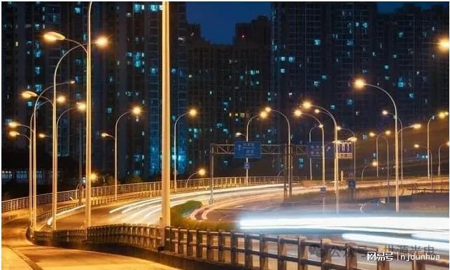 新建城区智慧路灯(图1)