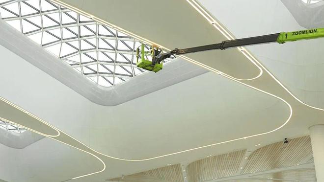 超13万套全定制灯具！佛山照明点亮广州白云国际机场T3航站楼！(图3)