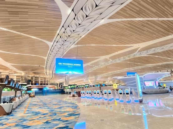 缔造湾区光影新地标：佛山照明点亮广州白云国际机场T3航站楼(图4)