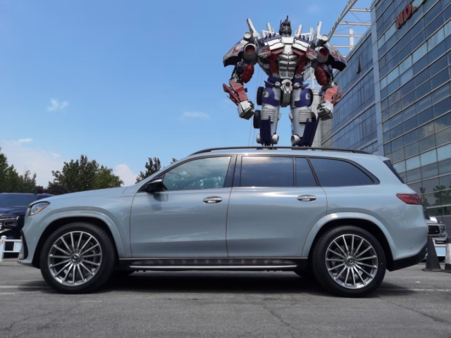 2025款奔驰GLS580成为越野爱好者心中的新宠(图4)