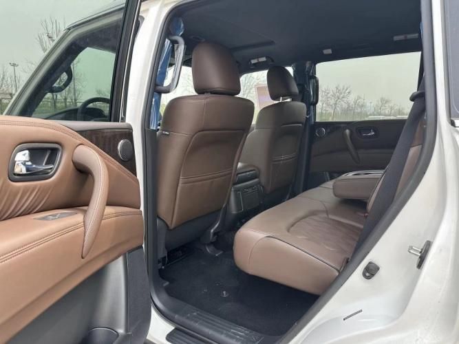 24款日产尼桑途乐阿曼达56V8清仓处理优惠价格60来万提车(图5)