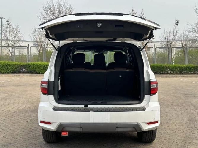 24款日产尼桑途乐阿曼达56V8清仓处理优惠价格60来万提车(图6)