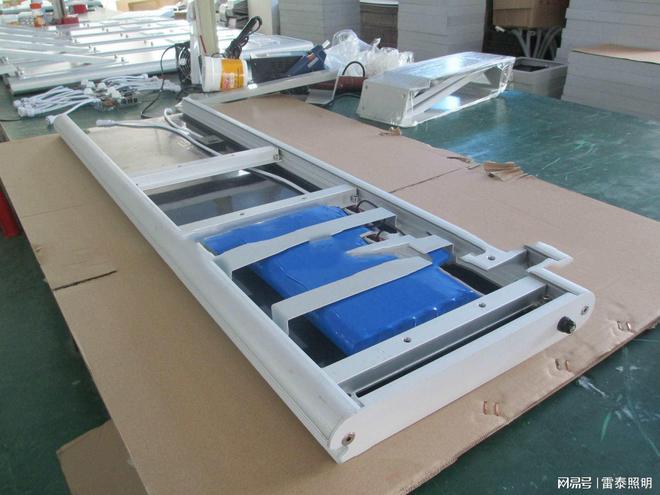 全国太阳能路灯厂家推荐:光耀城乡雷泰照明领衔绿色照明新标杆(图3)