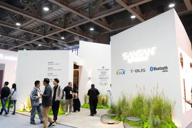 2025广州设计周与沐光、三雄、易来、三峰、皓逸、智步…“亲爱”相见！(图16)