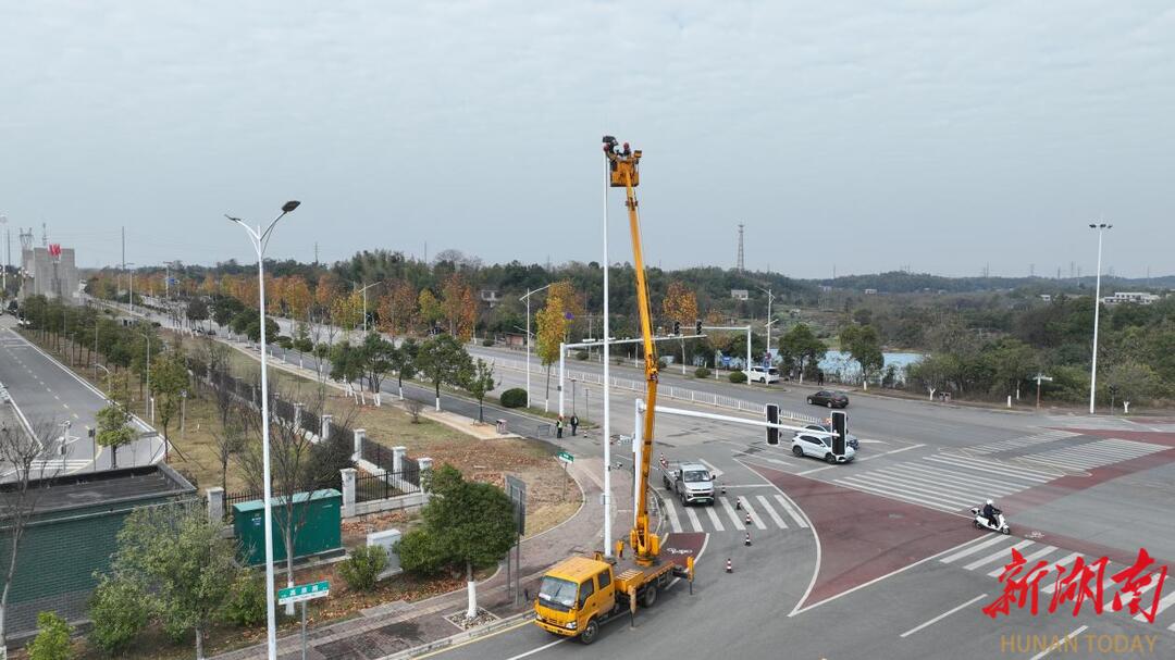 照亮出行路、温暖百姓心望城区加速推进智慧路灯改造(图3)
