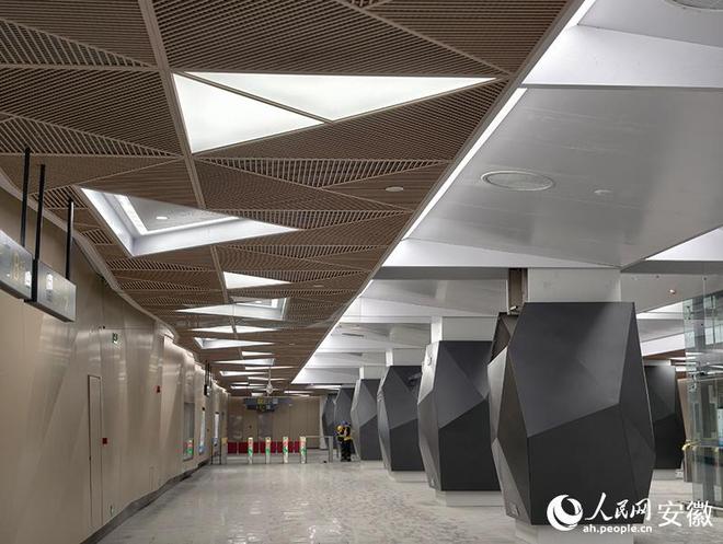 行走的“地下艺术馆”:在合肥7号线抬头邂逅“霓虹”与“竹影”(图5)